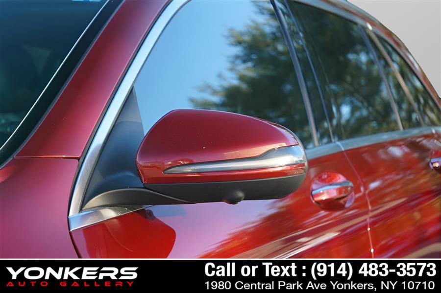 Used 2020 Mercedes-Benz GLC 63 AMG 4MATIC image 34