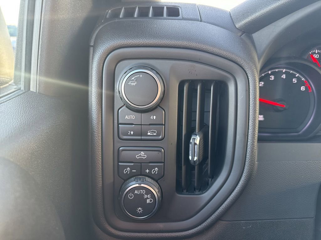 Used 2023 Chevrolet Silverado 1500 Custom image 24