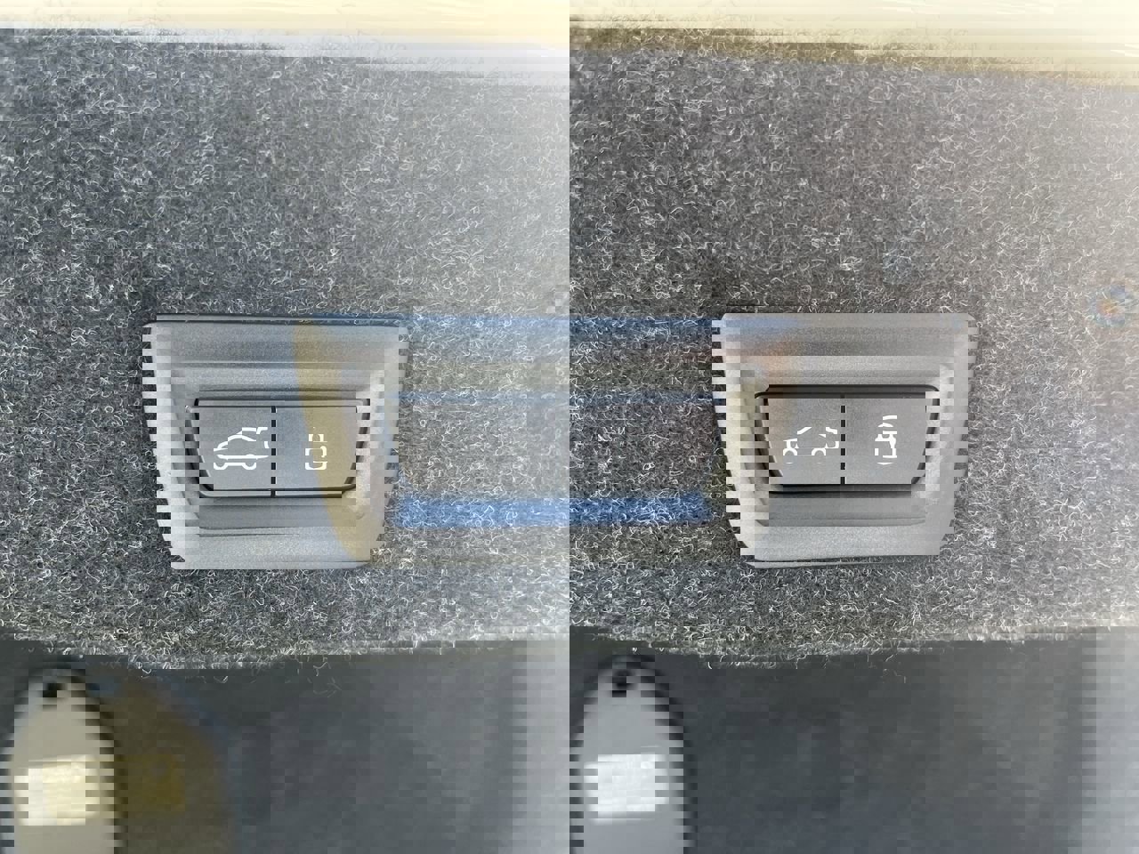 Used 2025 BMW i5 M60 w/ Premium Package image 35