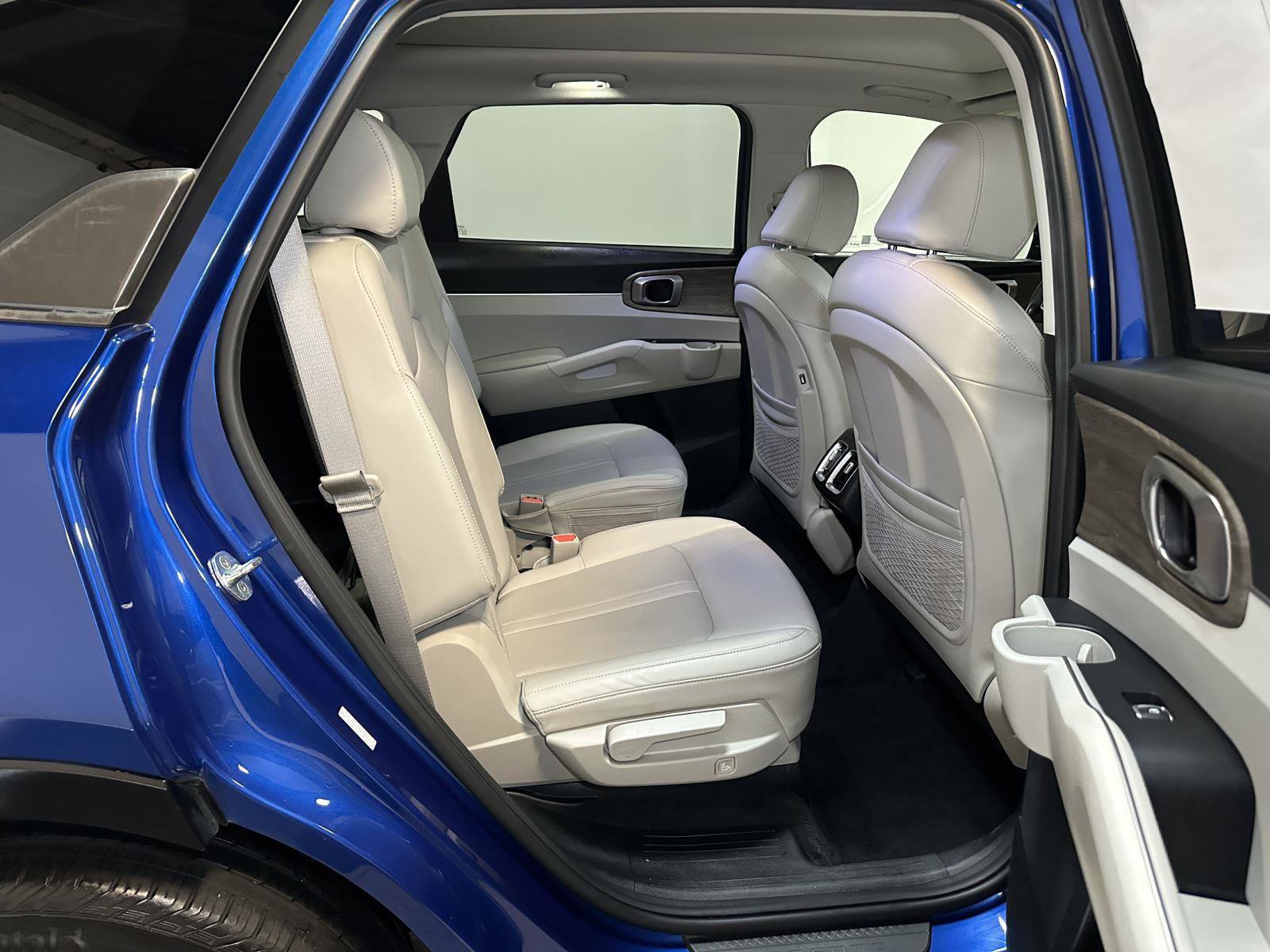 Used 2023 Kia Sorento EX w/ Panoramic Sunroof Package image 36