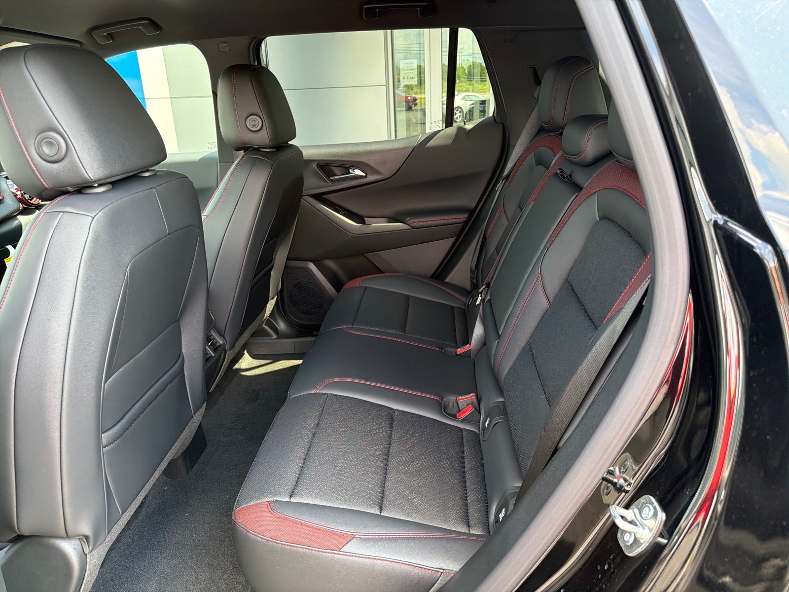 New 2027 Chevrolet Equinox RS FWD image 9