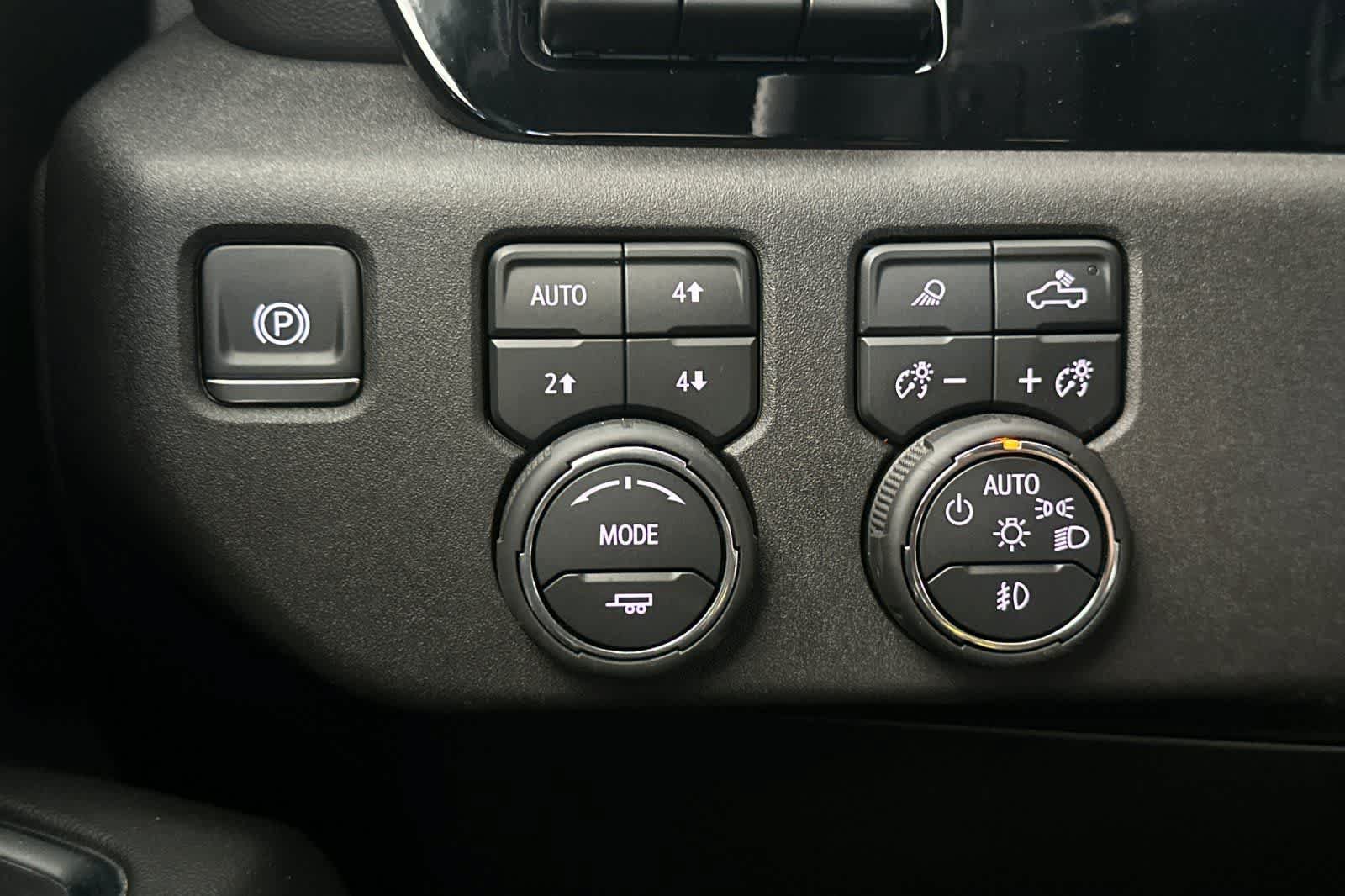 Used 2024 Chevrolet Silverado 1500 High Country w/ Midnight Edition AWD/4WD image 32