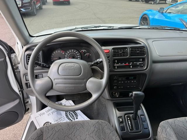 Used 2002 Chevrolet Tracker LT RWD image 21