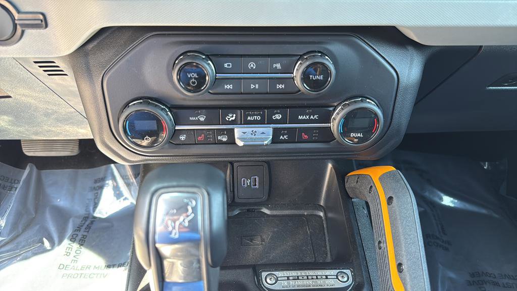 Used 2023 Ford Bronco Badlands image 20