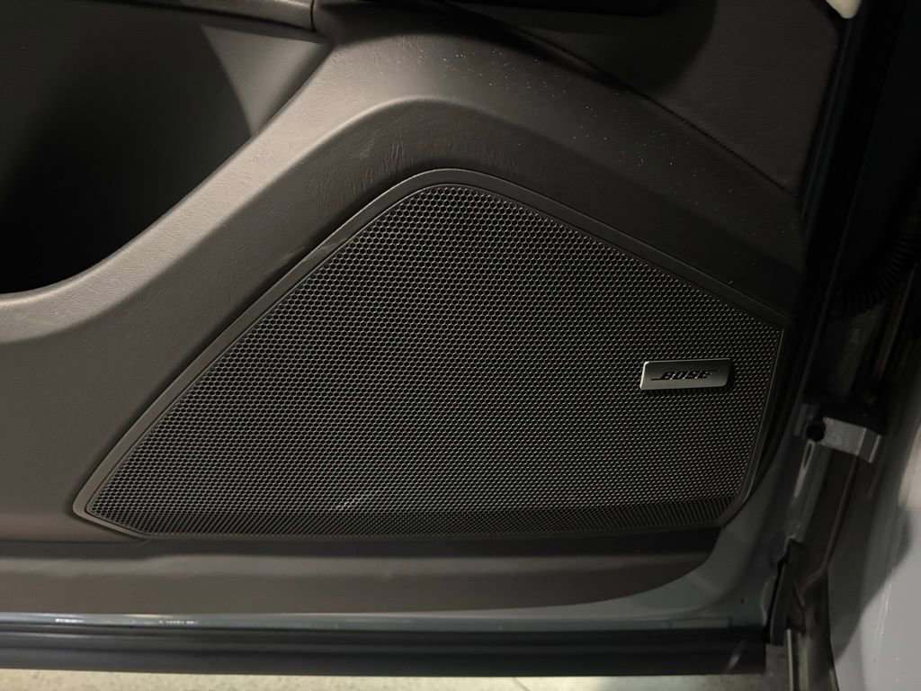 Used 2025 Porsche Cayenne image 11