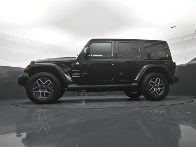 Used 2024 Jeep Wrangler Unlimited Sahara w/ Technology Group AWD/4WD image 21