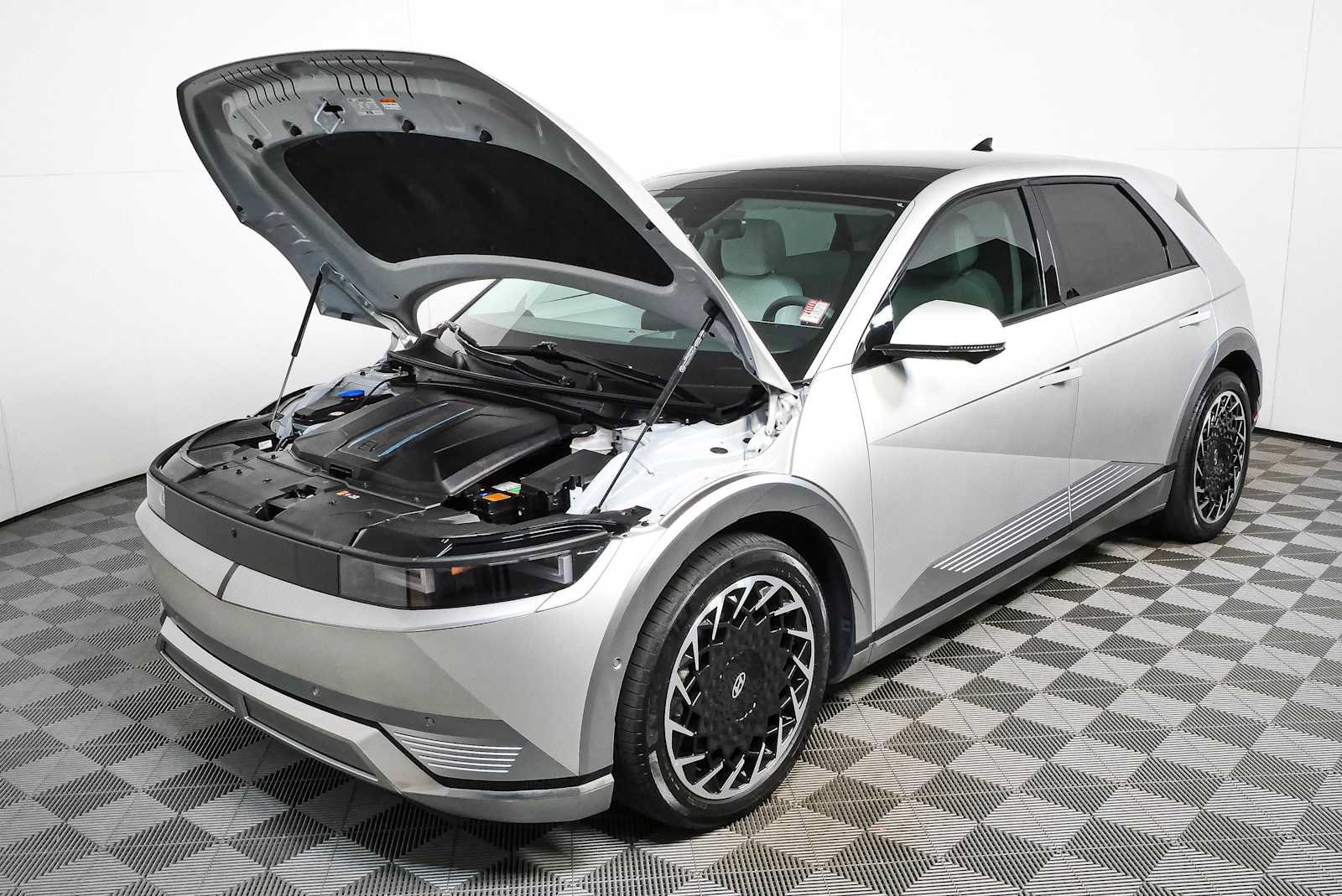 Used 2023 Hyundai Ioniq 5 Limited AWD/4WD image 35