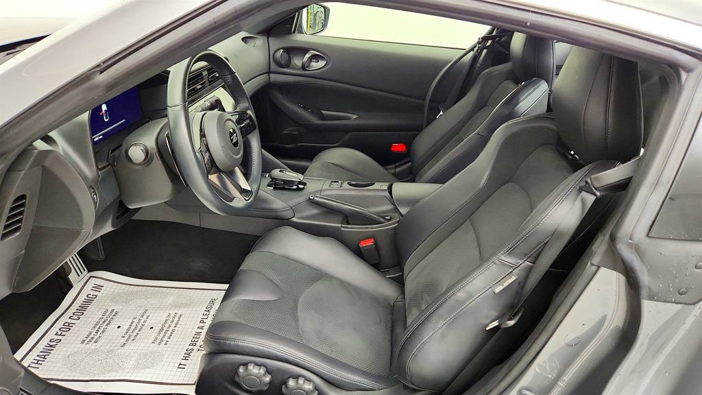 Used 2025 Nissan Z Performance w/ Floor Mat Package RWD image 18