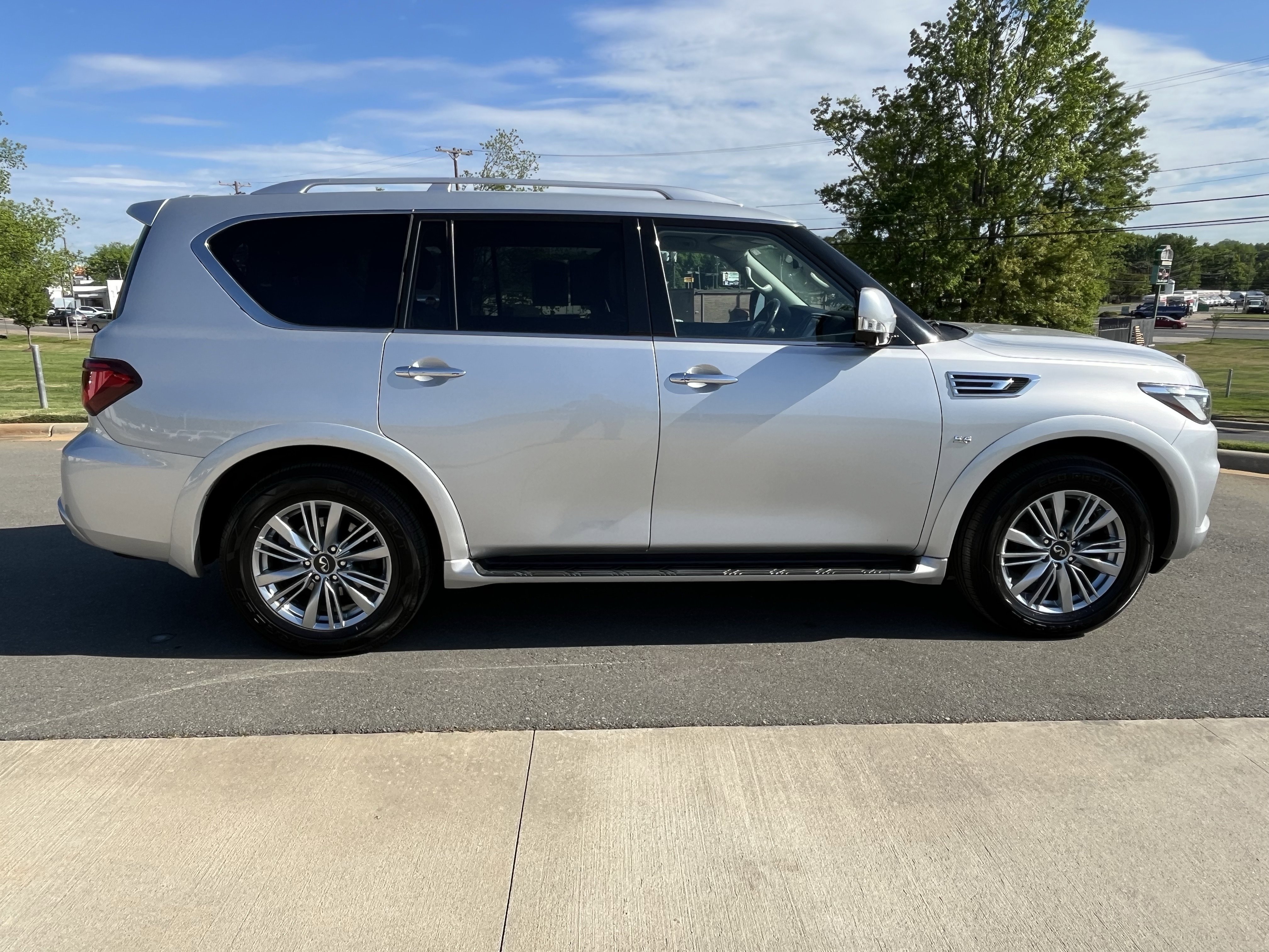 Used 2020 INFINITI QX80 Luxe w/ Proassist Package AWD/4WD image 10