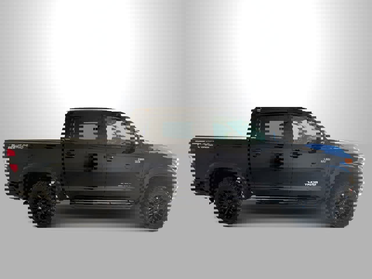 Used 2016 Toyota Tundra SR5 w/ TRD Off Road Package image 9