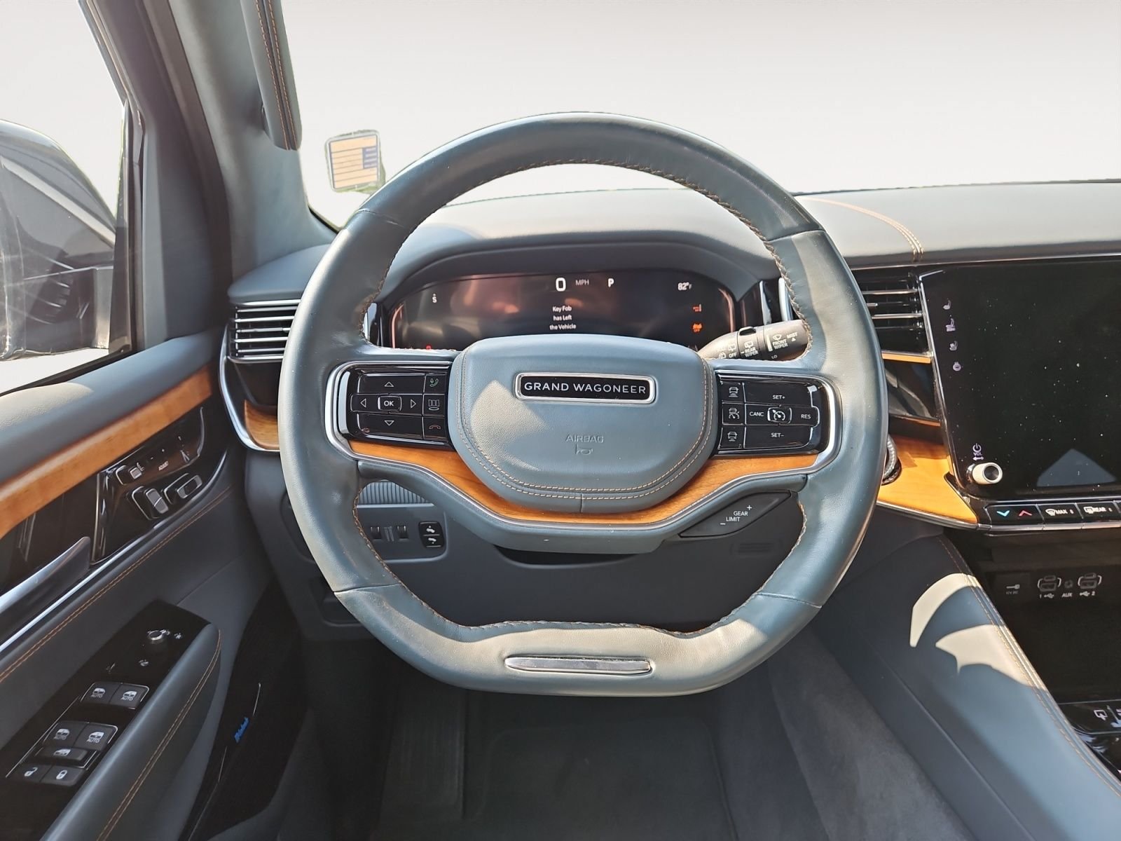 Used 2022 Jeep Grand Wagoneer Series II AWD/4WD image 12