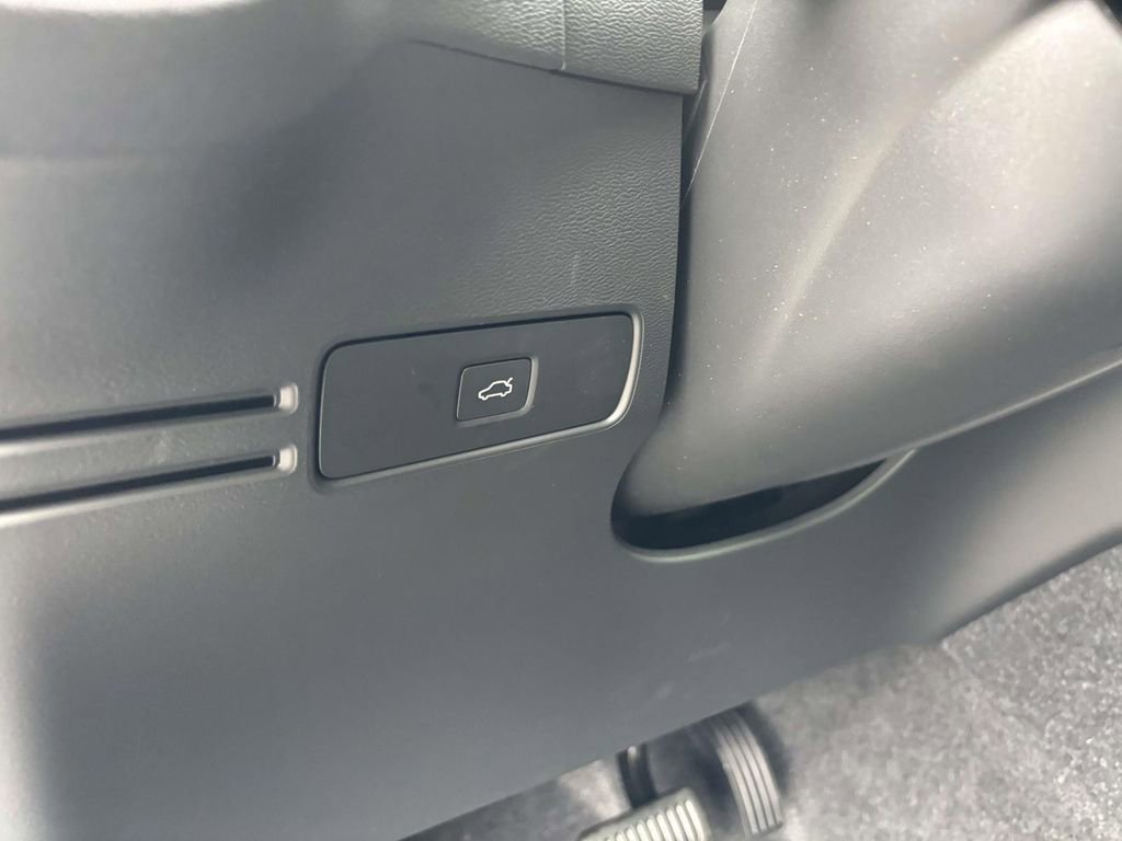 New 2026 Volvo XC40 B5 Plus w/ Protection Package Premier image 14