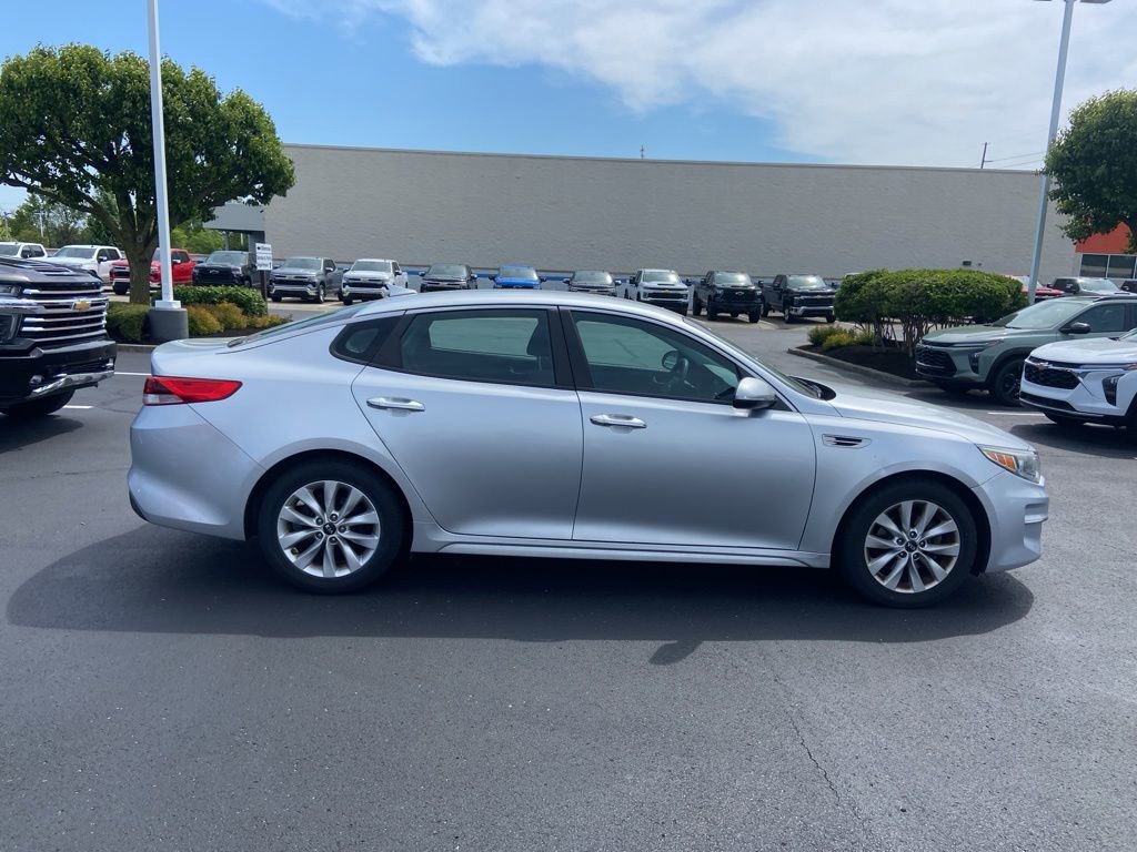 Used 2017 Kia Optima LX w/ Option Group 014 FWD image 6