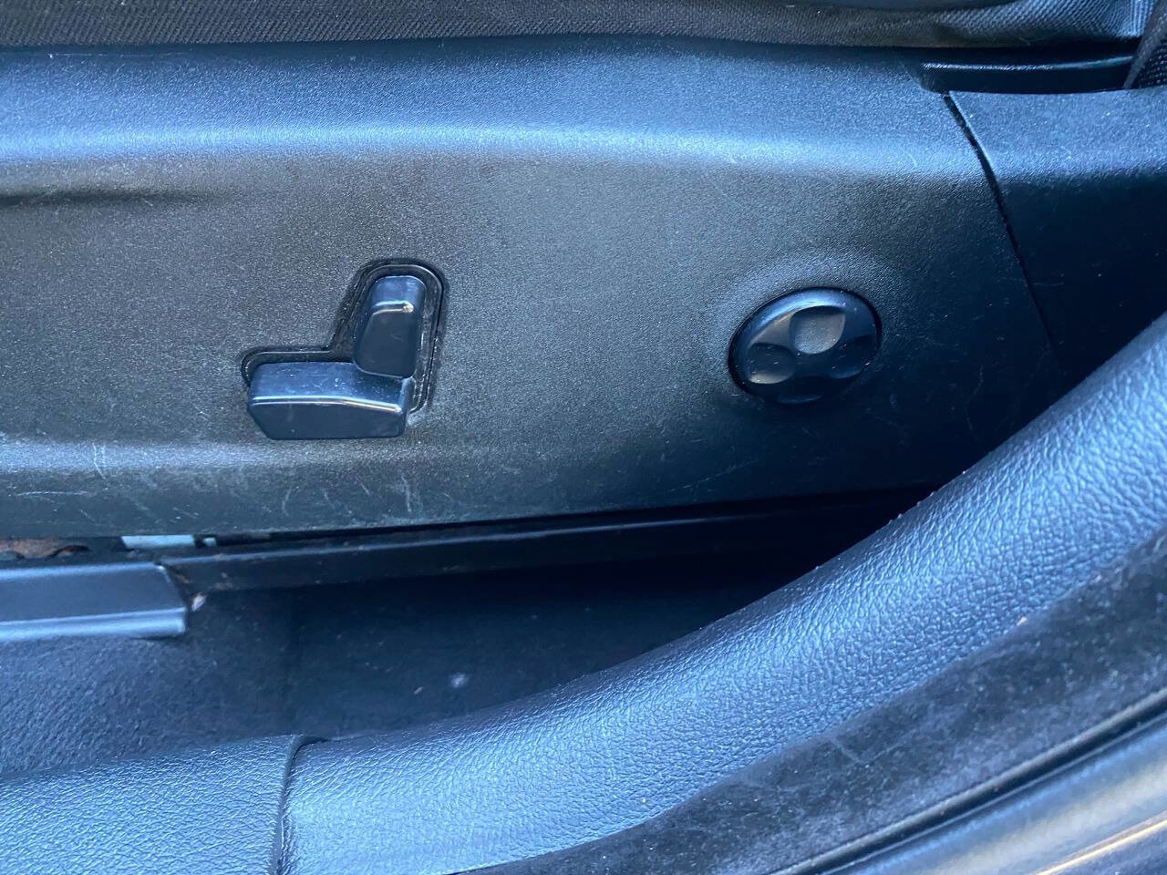 Used 2019 Chrysler 300 S image 17