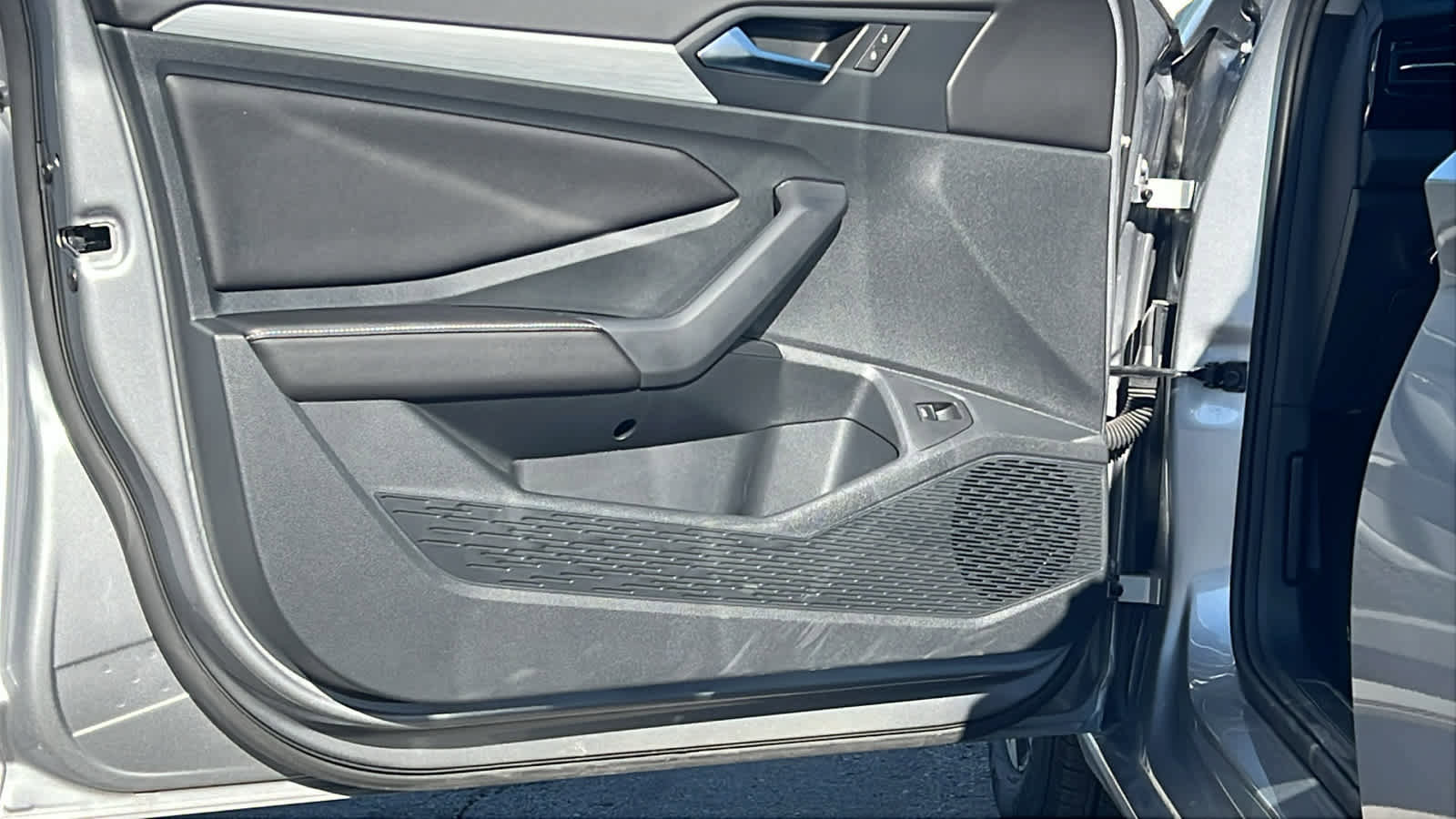 Used 2025 Volkswagen Jetta S image 23