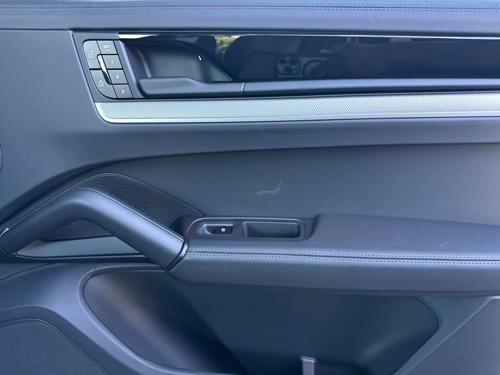 New 2026 Porsche Cayenne Coupe AWD/4WD image 19