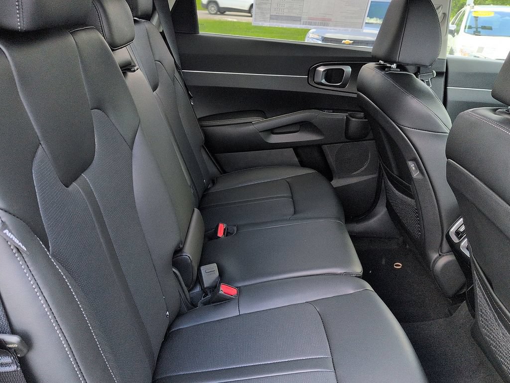 New 2026 Kia Sorento S FWD image 8