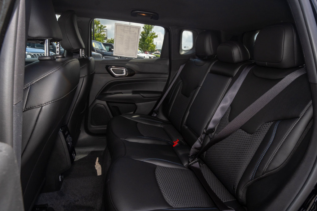 New 2026 Jeep Compass Latitude AWD/4WD image 17