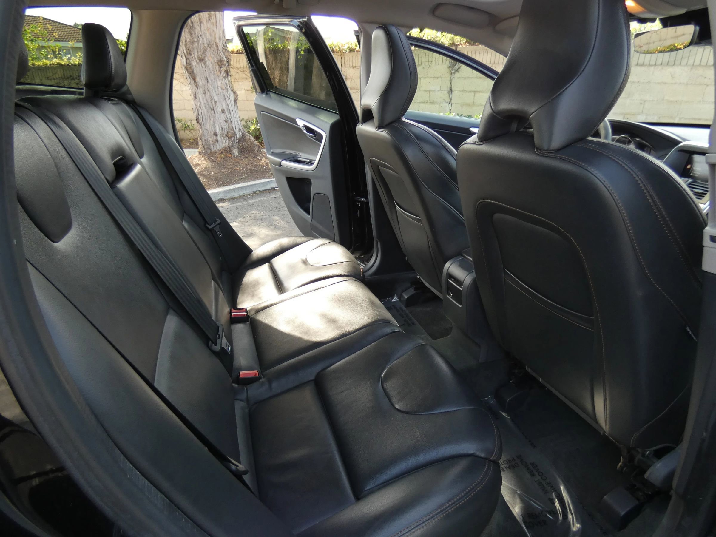 Used 2017 Volvo XC60 T5 Dynamic w/ Preferred Option Package image 32