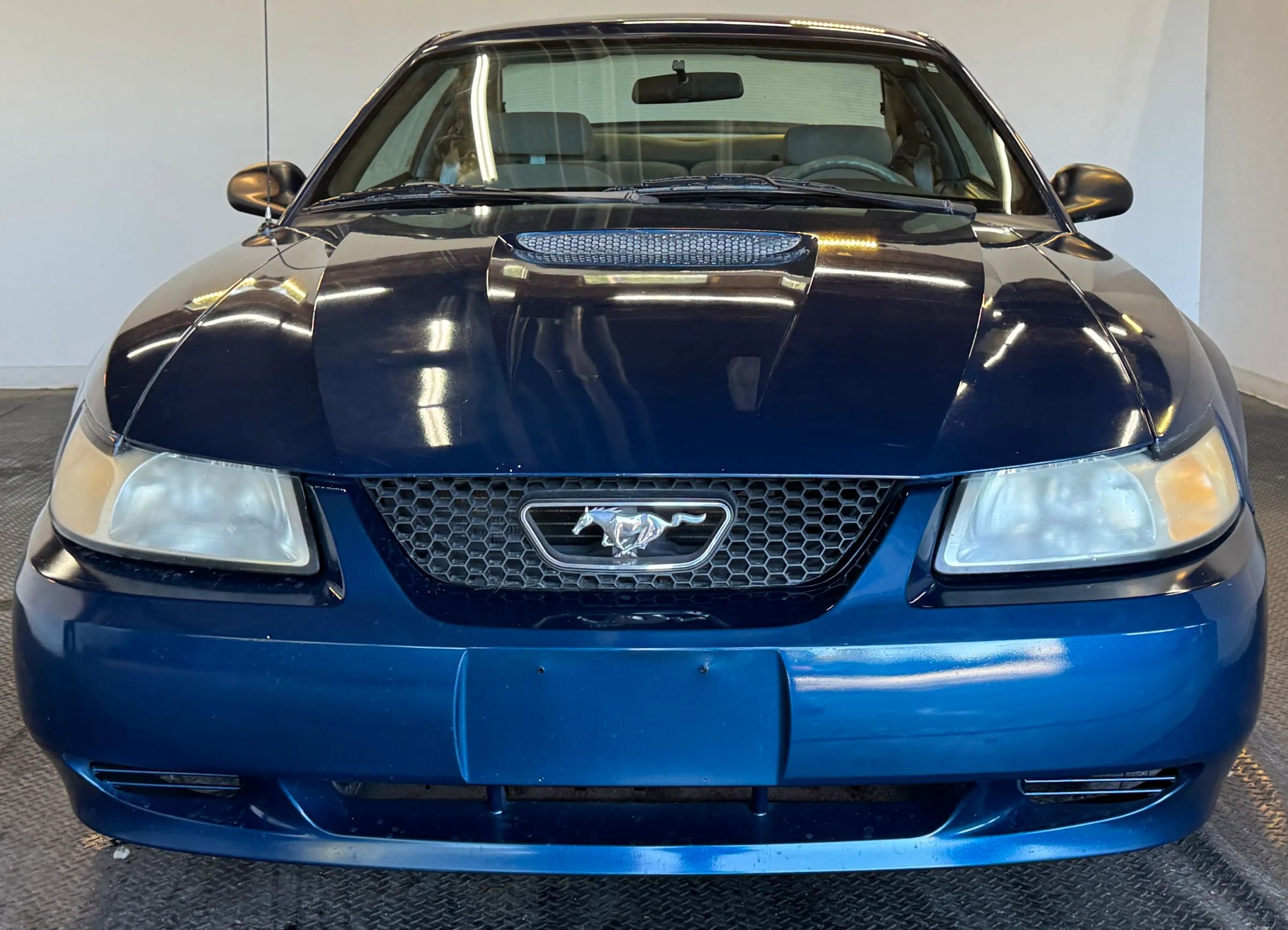 Used 1999 Ford Mustang Coupe image 3