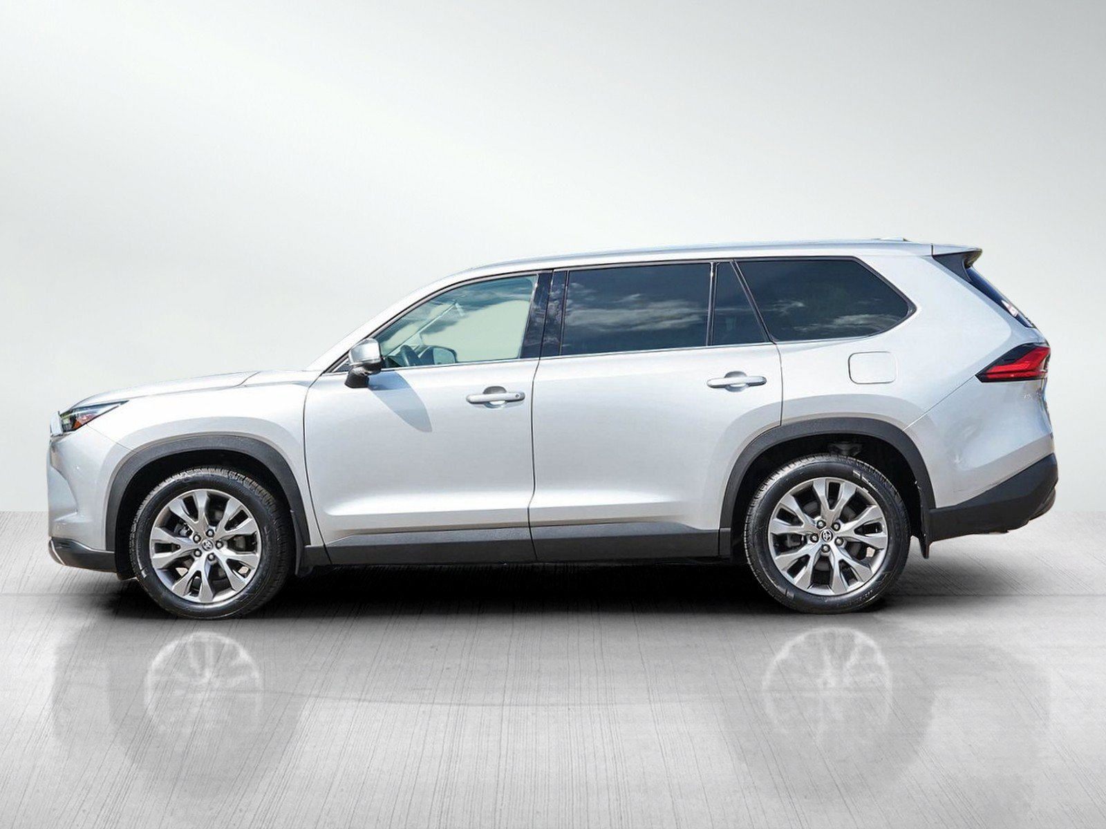 Used 2024 Toyota Grand Highlander AWD image 2
