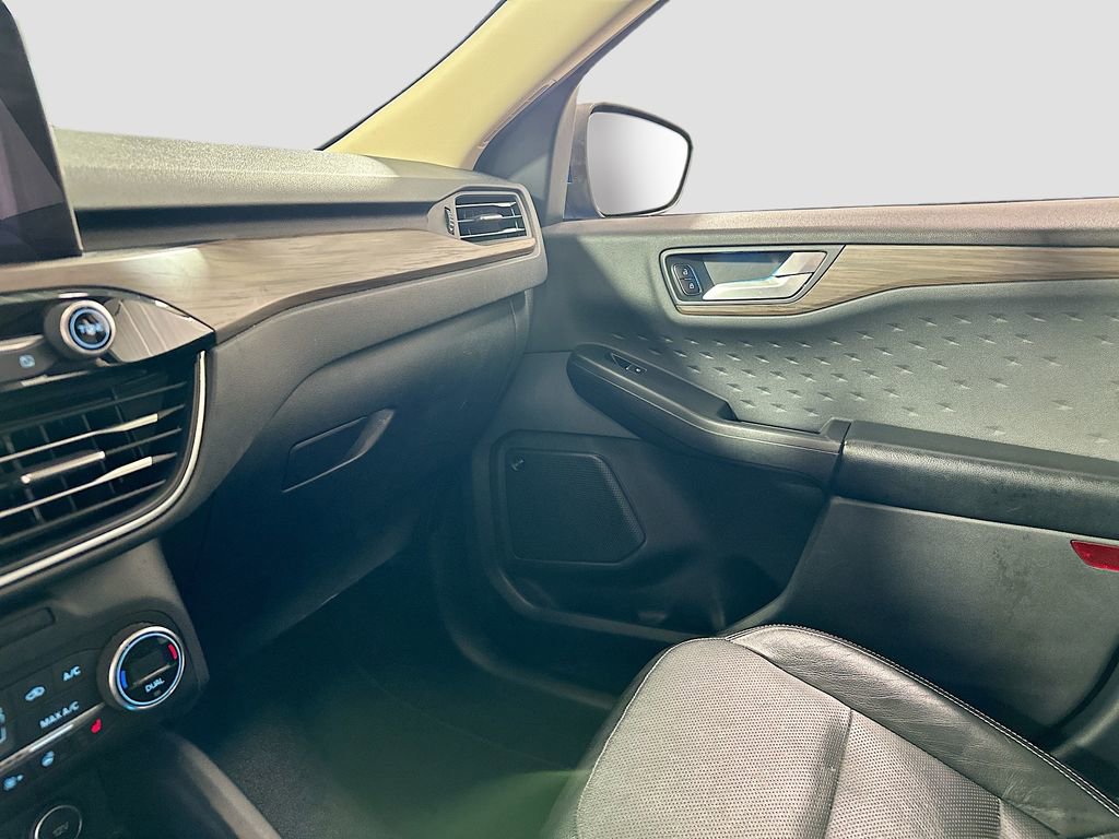 Used 2020 Ford Escape Titanium image 25