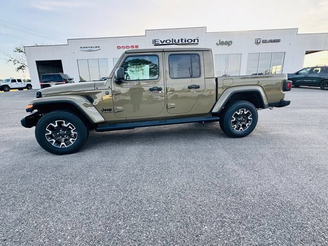 New 2026 Jeep Wrangler Unlimited Rubicon AWD/4WD image 4