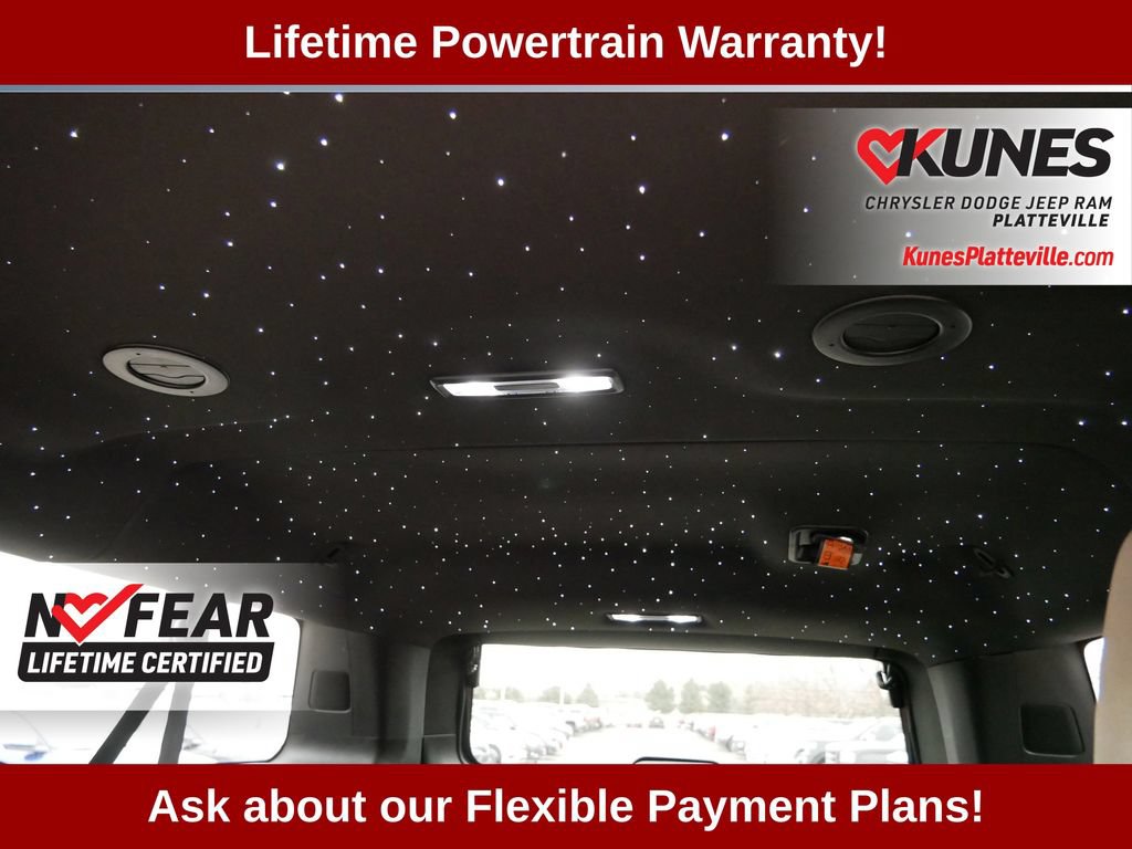 Used 2023 Chevrolet Suburban Premier AWD/4WD image 19