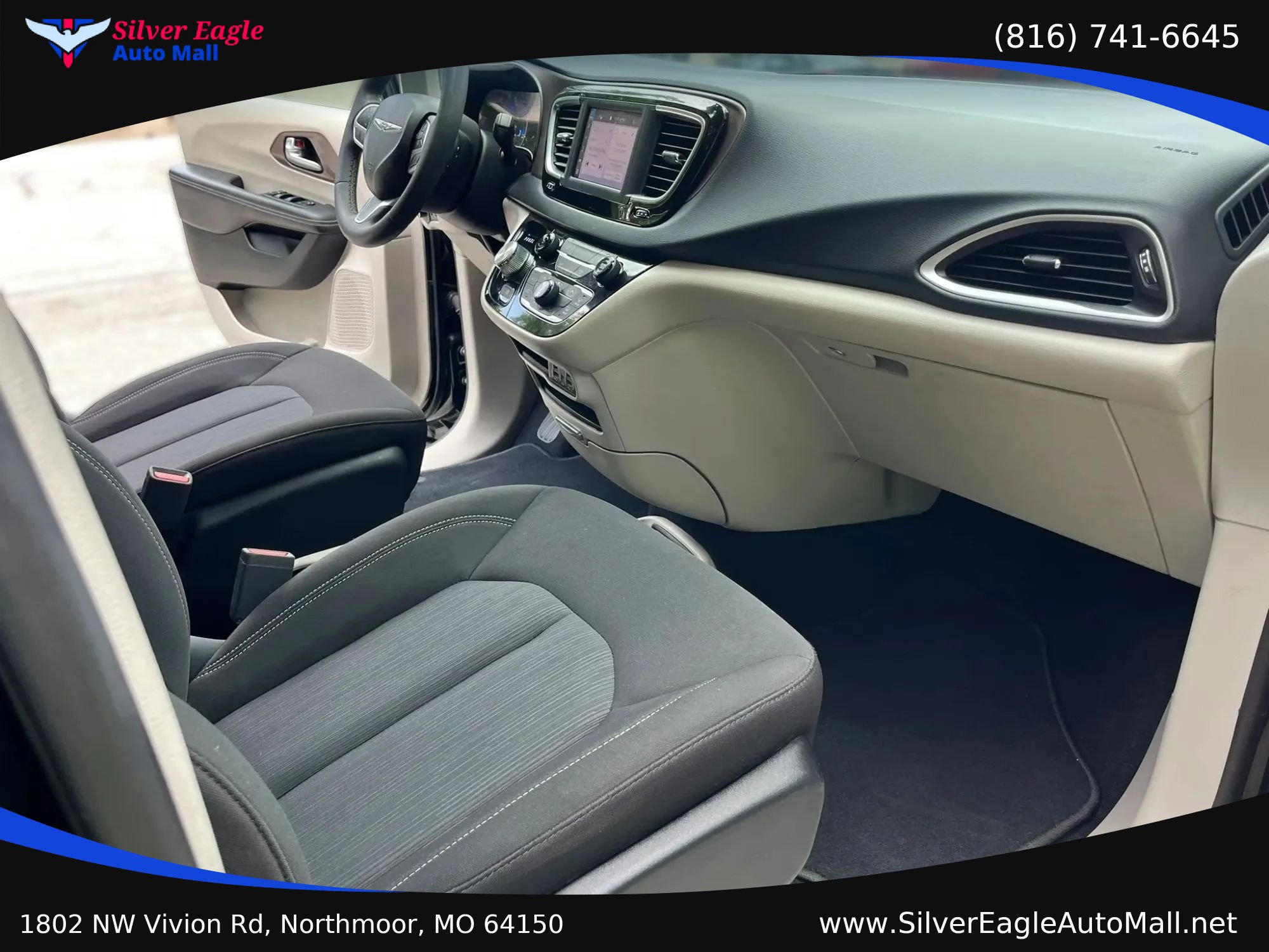 Used 2024 Chrysler Voyager LX FWD image 9