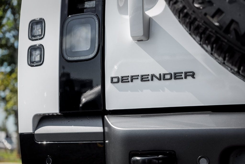 New 2026 Land Rover Defender 130 X-Dynamic SE AWD/4WD image 8