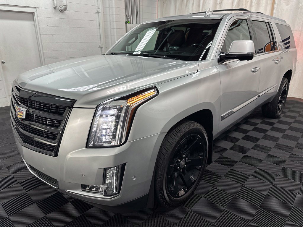 Used 2017 Cadillac Escalade ESV Platinum AWD/4WD image 4