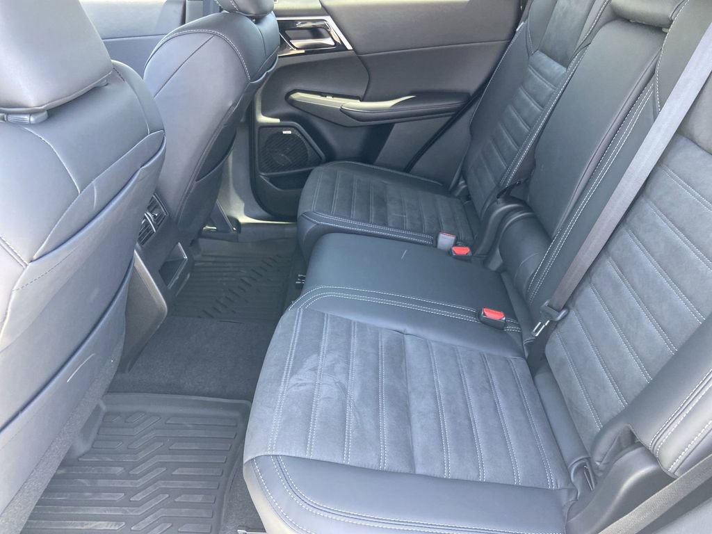 New 2026 Mitsubishi Outlander AWD image 22