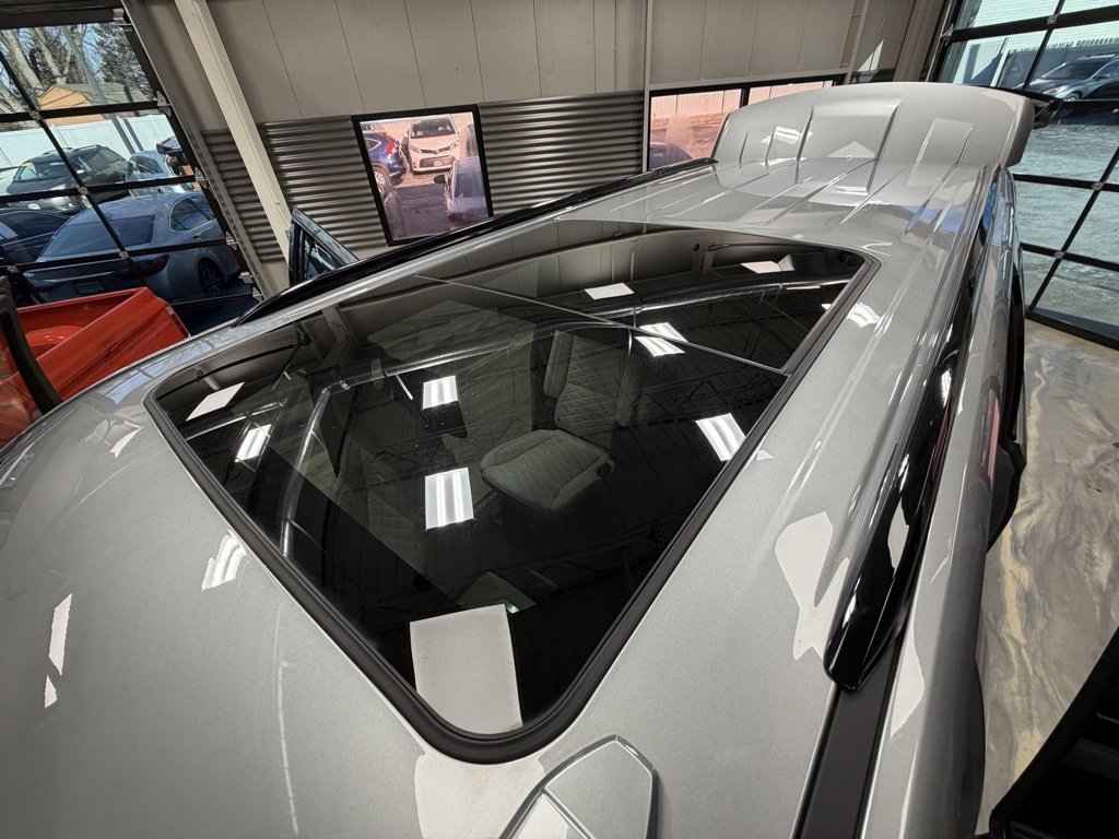 Used 2025 Cadillac Escalade ESV V image 15