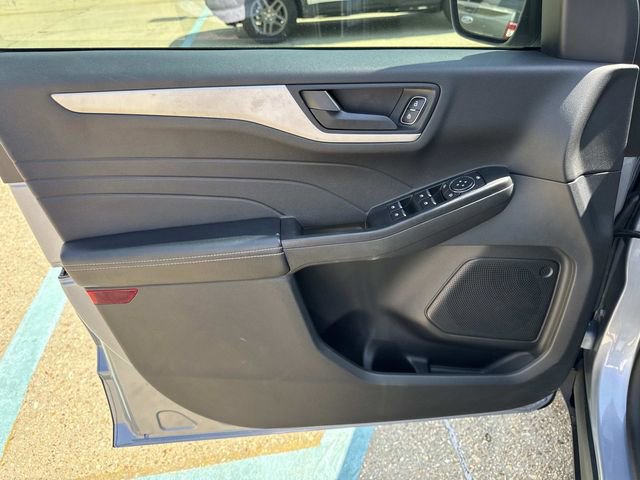 Used 2022 Ford Escape SE w/ SE Sport Appearance Package image 22