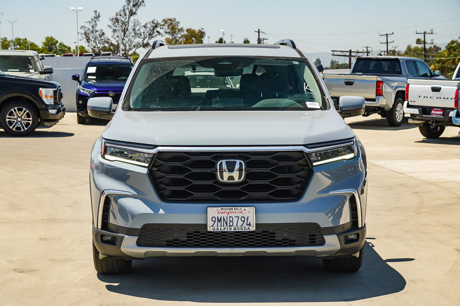 Used 2024 Honda Pilot Touring image 2