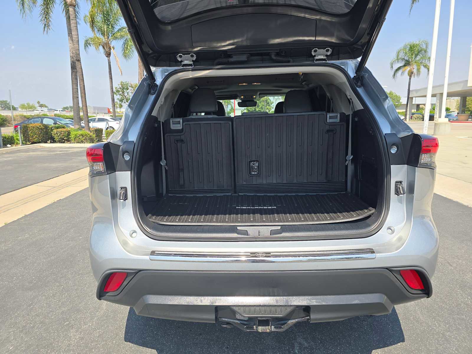 Used 2022 Toyota Highlander XLE image 16