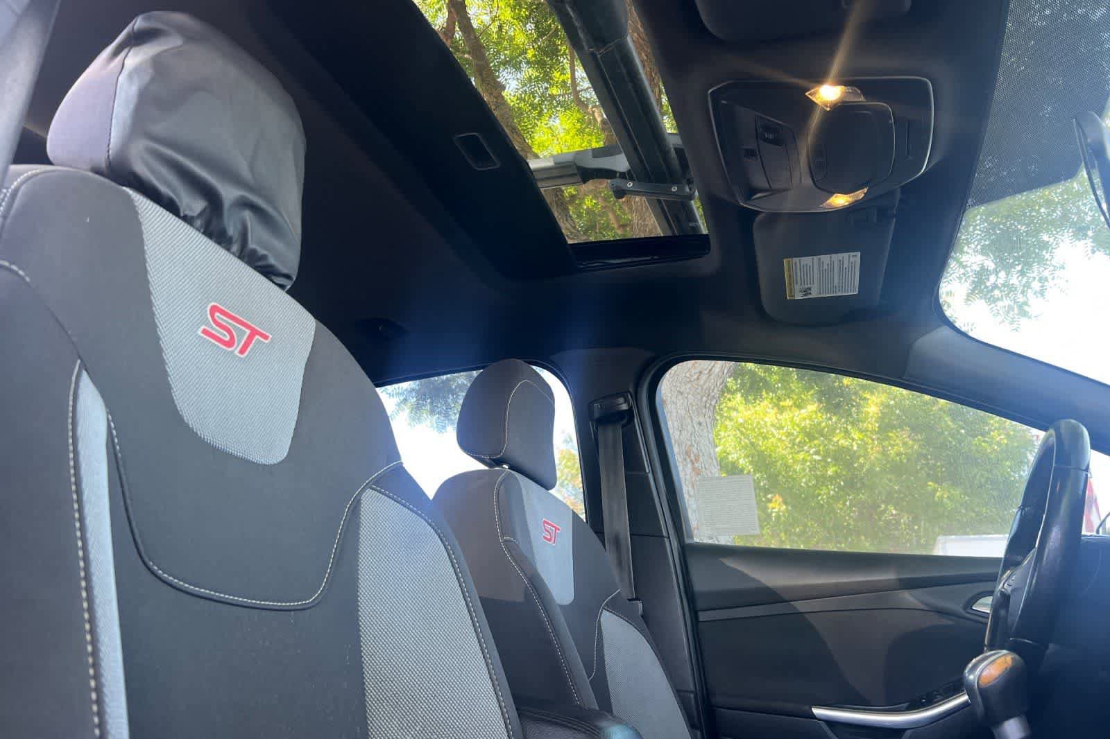 Used 2016 Ford Focus ST FWD image 18