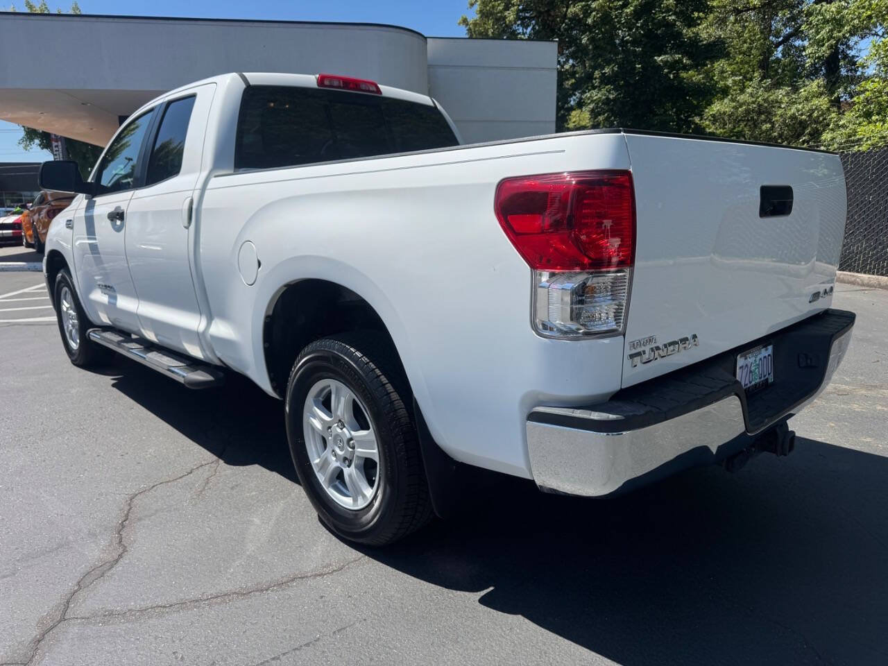 Used 2013 Toyota Tundra 4x4 Double Cab w/ SR5 Pkg image 3