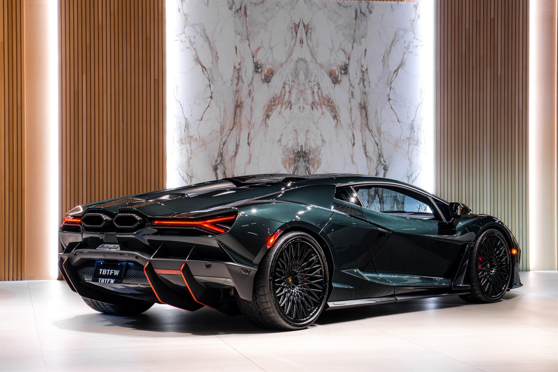 Used 2024 Lamborghini Revuelto AWD/4WD image 3