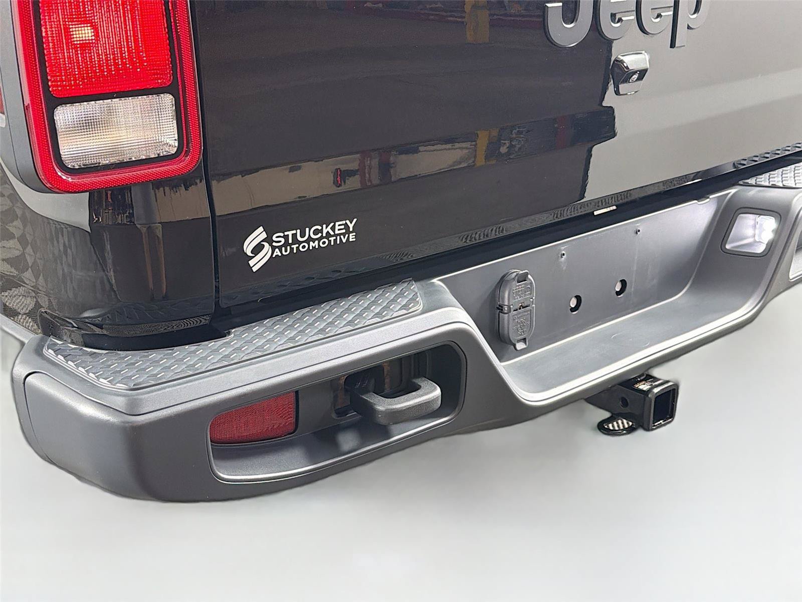 Used 2023 Jeep Gladiator Sport AWD/4WD image 41
