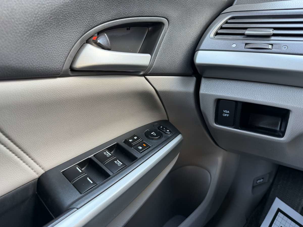 Used 2009 Honda Accord EX-L image 24