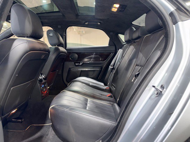 Used 2011 Jaguar XJ RWD image 12