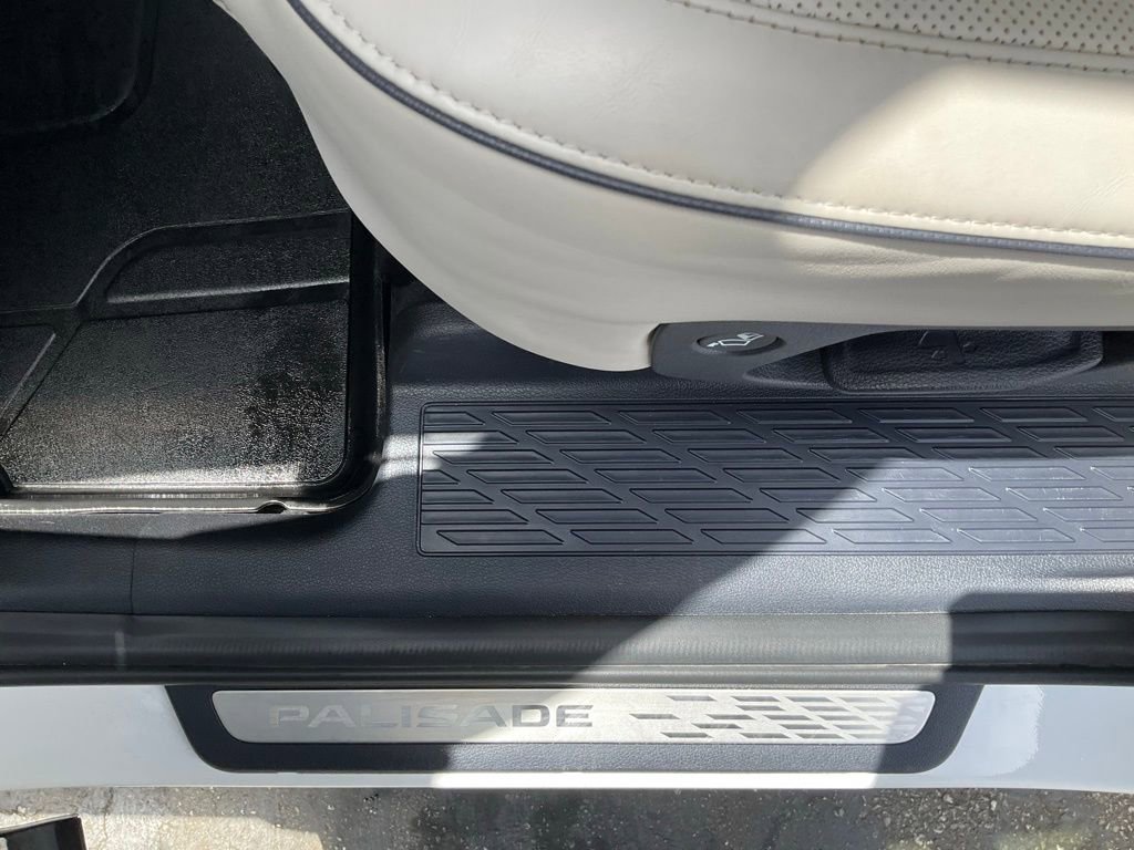 Used 2022 Hyundai Palisade Calligraphy w/ Winter Package FWD image 31