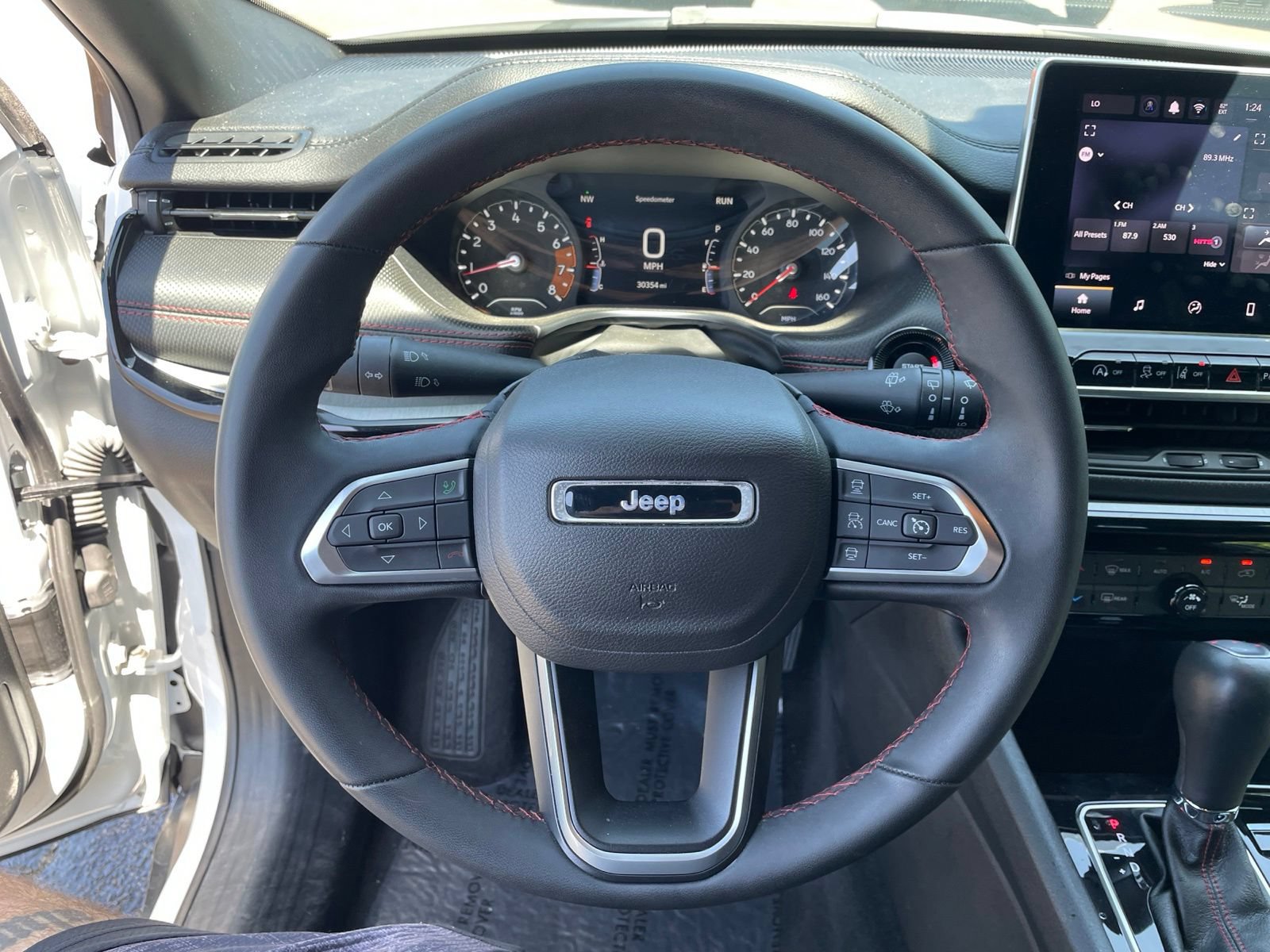 Used 2024 Jeep Compass Trailhawk AWD/4WD image 15