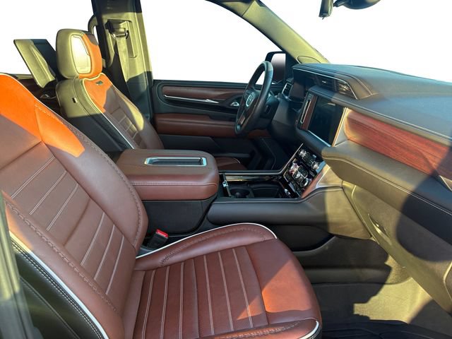 Used 2024 GMC Yukon Denali Ultimate AWD/4WD image 17