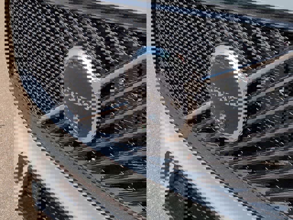 New 2026 Volvo XC60 B5 Ultra w/ Protection Package Premier image 11