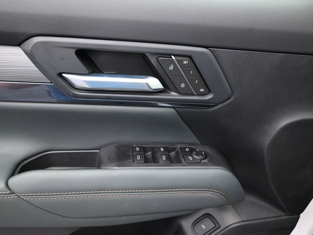 New 2026 GMC Terrain AT4 w/ Convenience Package III image 13