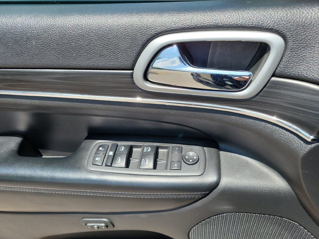 Used 2022 Jeep Grand Cherokee Limited AWD/4WD image 26