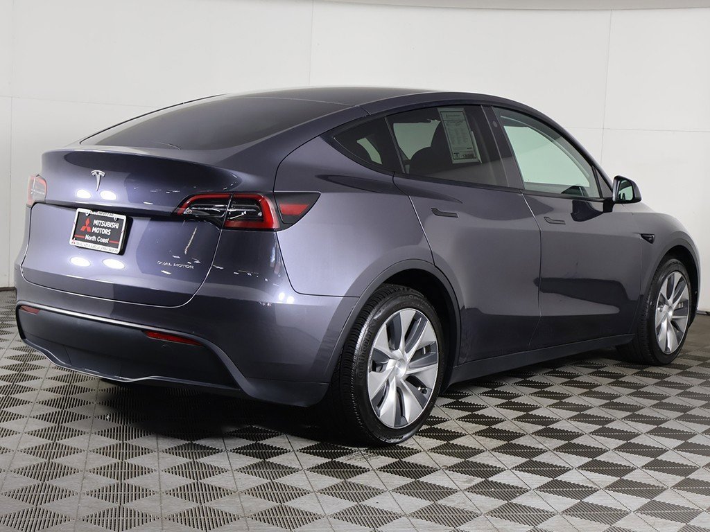Used 2023 Tesla Model Y Long Range image 10