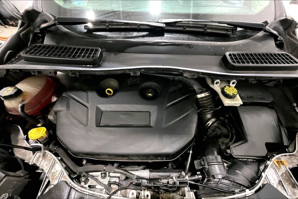 Used 2017 Ford Escape SE w/ Equipment Group 201A FWD image 29